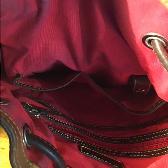 Woman’s Dooney and Bourke shoulder bag R - Picture 12 of 12